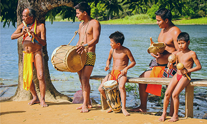 Loinclothed hobby; Obr�zek dne - the picture od the day - �awa rel - Panama, Embera tribe