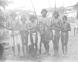 Loinclothed hobby; Obr�zek dne - the picture od the day - �awa rel -  Photo by H. Candelier, Groupe d'Indiens, 1890 