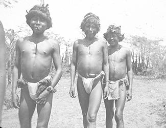 Loinclothed hobby; Obr�zek dne - the picture od the day - �awa rel - J. de Brettes,  Colombie, Indiens goajires des environs de Rio Hacha 