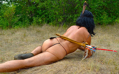 Loinclothed hobby; Obr�zek dne - the picture od the day - �awa rel -  Pawnee aka native american warrior ~ 5/5, ying low