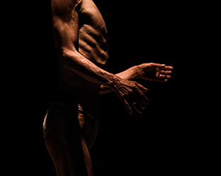 Loinclothed hobby; Obr�zek dne - the picture od the day - �awa rel -  Atsushi Takenouchi, Naked existence, Photo by Piotr Nykowski