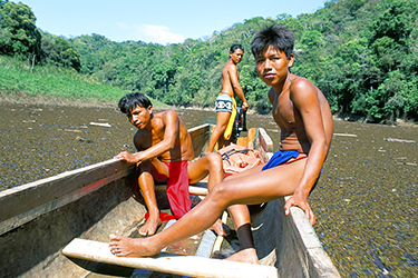 Loinclothed hobby; Obr�zek dne - the picture od the day - �awa rel - Embera Indians, Chagres National Park, Panama, Central America