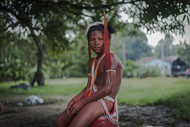Loinclothed hobby; Obr�zek dne - the picture od the day - �awa rel -  Wayana youth ready to enjoy his own traditions 