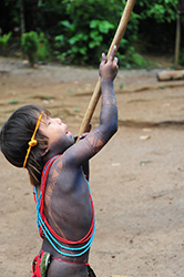 Loinclothed hobby; Obr�zek dne - the picture od the day - �awa rel - The Art of V�ctor Santamar�a - indigenous people, Panama 
