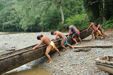 Loinclothed hobby; Obr�zek dne - the picture od the day - �awa rel - The Art of V�ctor Santamar�a - indigenous people, Panama 
