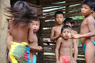Loinclothed hobby; Obr�zek dne - the picture od the day - �awa rel - The Art of V�ctor Santamar�a - indigenous people, Panama 