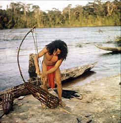 Loinclothed hobby; Obr�zek dne - the picture od the day - �awa rel - Mapo, photo by Butt Colson