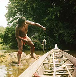 Loinclothed hobby; Obr�zek dne - the picture od the day - �awa rel - Opoja pone etapanko, photo by Butt Colson