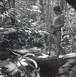 Loinclothed hobby; Obr�zek dne - the picture od the day - �awa rel -  Wai Wai fisherman