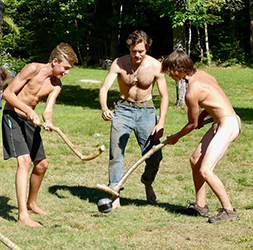 Loinclothed hobby; Obr�zek dne - the picture od the day - �awa rel -   indian summer camp