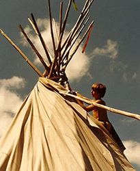 Loinclothed hobby; Obr�zek dne - the picture od the day - �awa rel -   indian summer camp