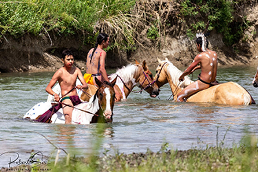 Loinclothed hobby; Obr�zek dne - the picture od the day - �awa rel -  Realbird Custer Battlefield Reenactment 2021, Eaglesix Photography by Robert Six 