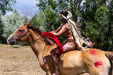 Loinclothed hobby; Obr�zek dne - the picture od the day - �awa rel -  Realbird Custer Battlefield Reenactment 2021, Eaglesix Photography by Robert Six 