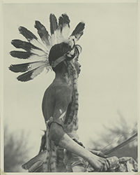 Loinclothed hobby; Obr�zek dne - the picture od the day - �awa rel - Young Indian man participating in a ceremony