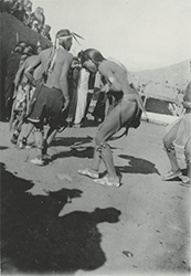 Loinclothed hobby; Obr�zek dne - the picture od the day - �awa rel - Young Indian man participating in a ceremony