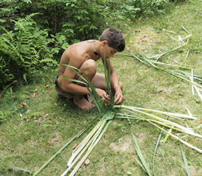 Loinclothed hobby; Obr�zek dne - the picture od the day - �awa rel -   indian summer camp