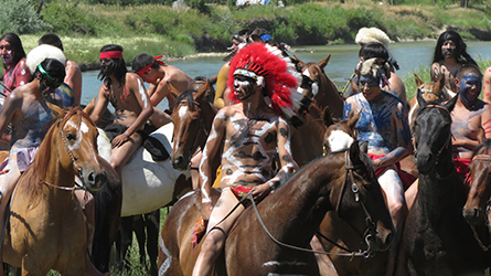 Loinclothed hobby; Obr�zek dne - the picture od the day - �awa rel - Little Bighorn Battle Reenactment