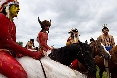 Loinclothed hobby; Obr�zek dne - the picture od the day - �awa rel - Little Bighorn Battle reenactment 2022 - billingsgazette.com ~  photo by Mike Clark