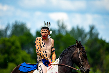 Loinclothed hobby; Obr�zek dne - the picture od the day - �awa rel - Battle of Little Bighorn reenactment ~ photo by Chris Schroeder 