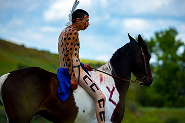 Loinclothed hobby; Obr�zek dne - the picture od the day - �awa rel - Battle of Little Bighorn reenactment ~ photo by Chris Schroeder 