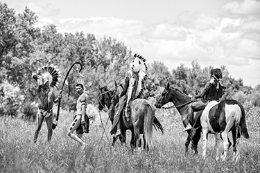 Loinclothed hobby; Obr�zek dne - the picture od the day - �awa rel - Battle of Little Bighorn reenactment ~ photo by Chris Schroeder 