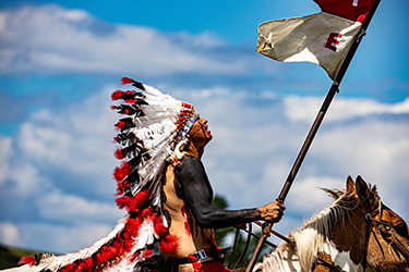 Loinclothed hobby; Obr�zek dne - the picture od the day - �awa rel - Battle of Little Bighorn reenactment ~ photo by Chris Schroeder 