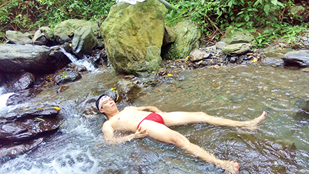 Loinclothed hobby; Obr�zek dne - the picture od the day - �awa rel - Way of water