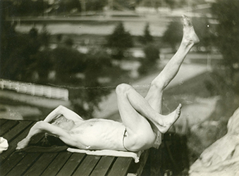 Loinclothed hobby; Obr�zek dne - the picture od the day - �awa rel - Paavo Nurmen ~ (loinlothed) flying Finn 