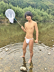 Loinclothed hobby; Obr�zek dne - the picture od the day - �awa rel - Fishing, dressed in a nicely tight rokushaku only