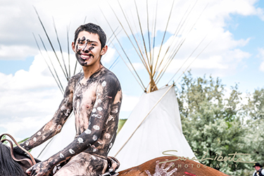 Loinclothed hobby; Obr�zek dne - the picture od the day - �awa rel - photo by Sara Liberte - 2022 Little Big Horn Battle Reenactment