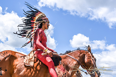 Loinclothed hobby; Obr�zek dne - the picture od the day - �awa rel - photo by Sara Liberte - 2022 Little Big Horn Battle Reenactment