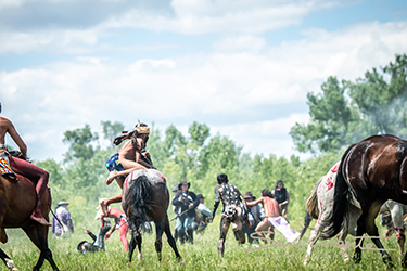 Loinclothed hobby; Obr�zek dne - the picture od the day - �awa rel - photo by Sara Liberte - 2022 Little Big Horn Battle Reenactment