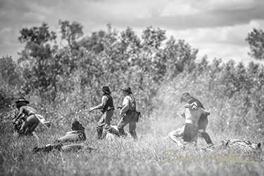 Loinclothed hobby; Obr�zek dne - the picture od the day - �awa rel - photo by Sara Liberte - 2022 Little Big Horn Battle Reenactment