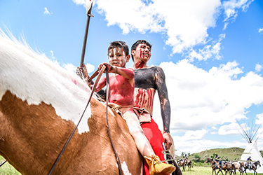 Loinclothed hobby; Obr�zek dne - the picture od the day - �awa rel - photo by Sara Liberte - 2022 Little Big Horn Battle Reenactment