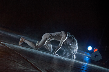 Loinclothed hobby; Obr�zek dne - the picture od the day - �awa rel - Butoh style ~ Atsushi Takenouchi ~ Sommerwerft 2022