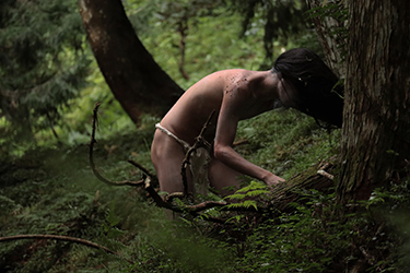 Loinclothed hobby; Obr�zek dne - the picture od the day - �awa rel - Butoh dancer (aka savage in the forest) 3/8