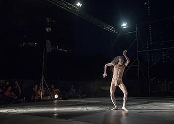 Loinclothed hobby; Obr�zek dne - the picture od the day - �awa rel - Sommerwerft- EARTH � von Atsushi Takenouchi JINEN ~  Photo by Barbara Walzer