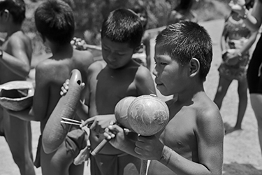 Loinclothed hobby; Obr�zek dne - the picture od the day - �awa rel - photo by Esdras Jaimes  - Embera Drua ~ 2/6
