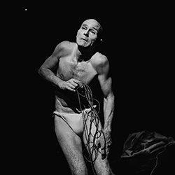 Loinclothed hobby; Obr�zek dne - the picture od the day - �awa rel -  Loinclothed Butoh dancer ~  Imre Thormann, The False David,  photo  by Piotr Nykowski