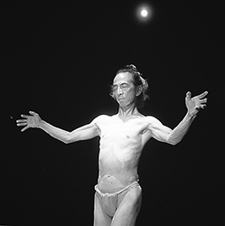 Loinclothed hobby; Obr�zek dne - the picture od the day - �awa rel - utoh dancer ~ Atsushi Takenouchi3 ~ photo  by Waldemar Zdrojewski