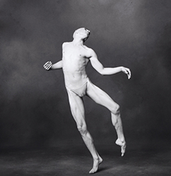 Loinclothed hobby; Obr�zek dne - the picture od the day - �awa rel - Stephen Petronio, 1993 ~ photo  by Annie Leibovitz
