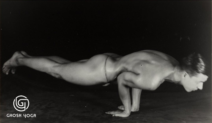 Loinclothed hobby; Obr�zek dne - the picture od the day - �awa rel - Buddha Bose, 84 yoga asanas ~ 1938