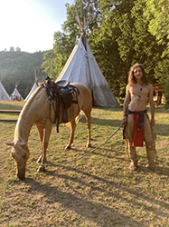 Loinclothed hobby; Obr�zek dne - the picture od the day - �awa rel -  Native american reenacting