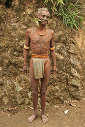 Loinclothed hobby; Obr�zek dne - the picture od the day - �awa rel - Vintage Philippine  style, Ifugao (?)