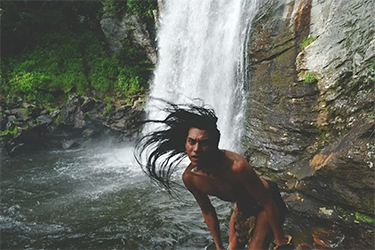 Loinclothed hobby; Obr�zek dne - the picture od the day - �awa rel - Kakunui Goyahkla Onixohtlak alias Sparrowhawk