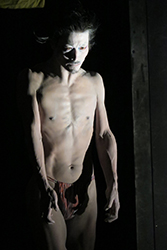 Loinclothed hobby; Obr�zek dne - the picture od the day - �awa rel - Taketeru Kudo - Butoh style