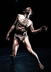 Loinclothed hobby; Obr�zek dne - the picture od the day - �awa rel - Atsushi Takenouchi, Vienna Hybrid Butoh Workshops 2023