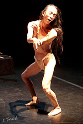 Loinclothed hobby; Obr�zek dne - the picture od the day - �awa rel - Atsushi Takenouchi - Butoh