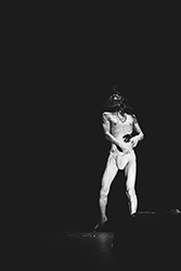 Loinclothed hobby; Obr�zek dne - the picture od the day - �awa rel - Butoh