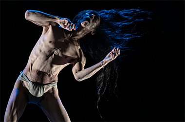 Loinclothed hobby; Obr�zek dne - the picture od the day - �awa rel - butoh, Atsushi Takenouchi